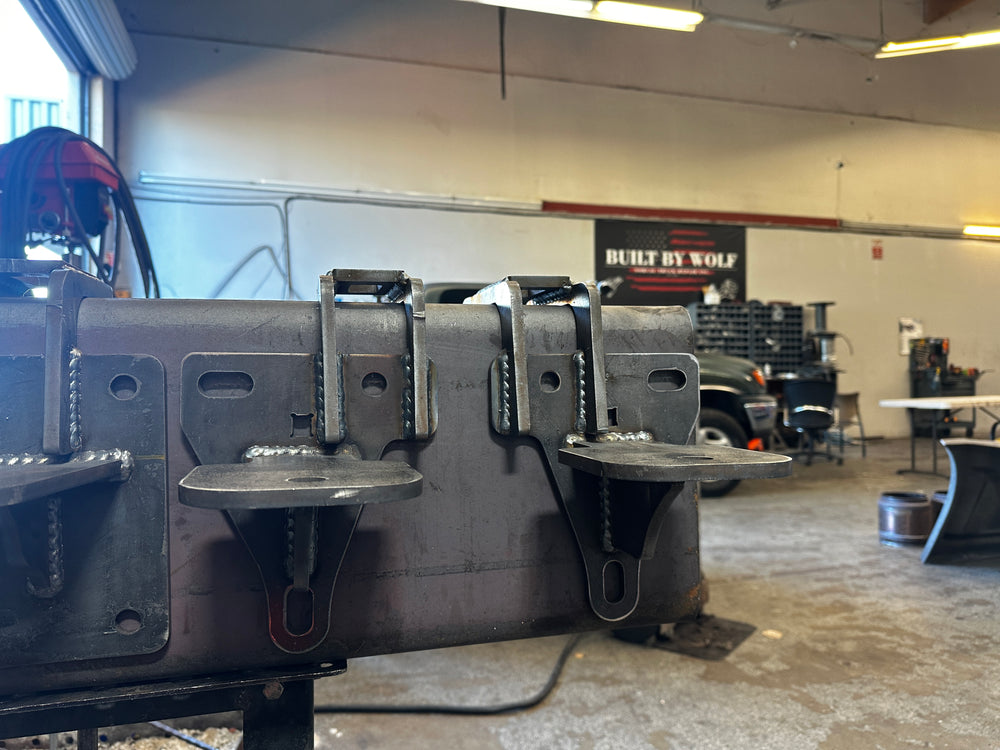 Peterbilt 379/389 Hidden sleeper suspension brackets