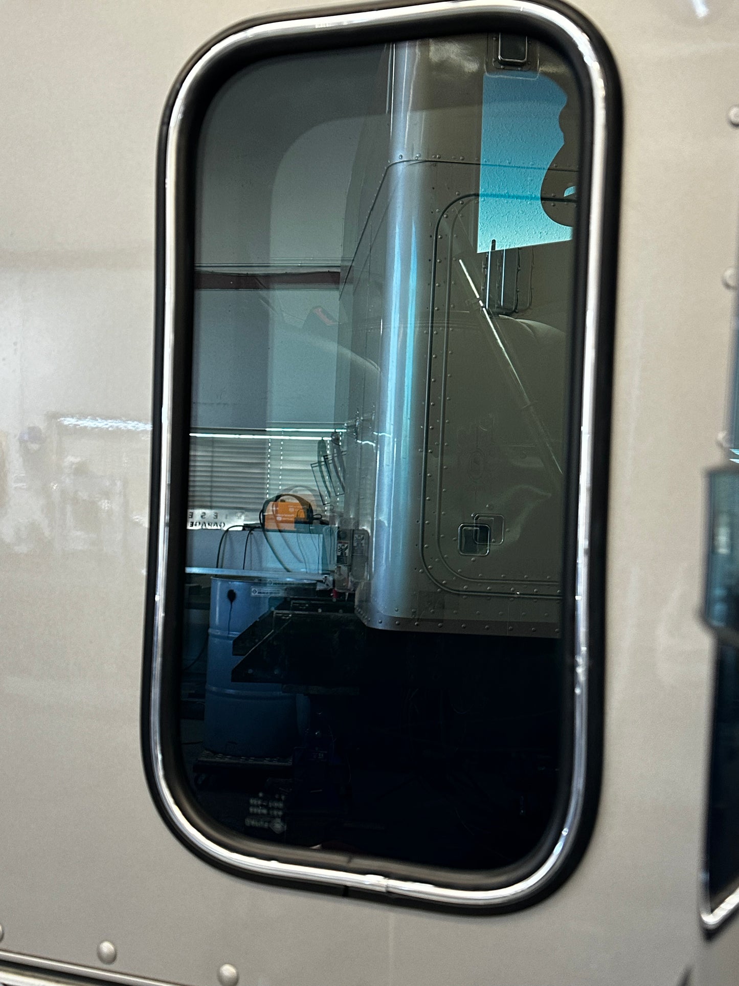 BUS Glass kit Peterbilt 389