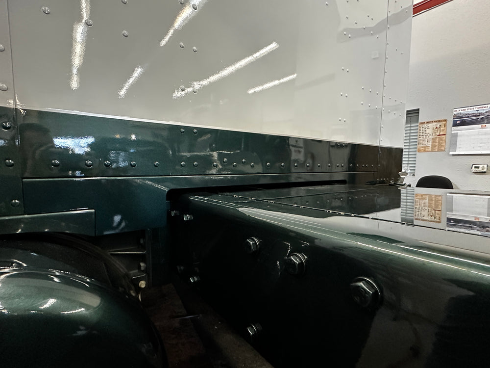 Peterbilt 389 - 2" Body drop kit